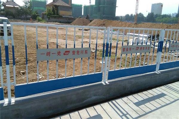 佛子山镇蓝白基坑护栏